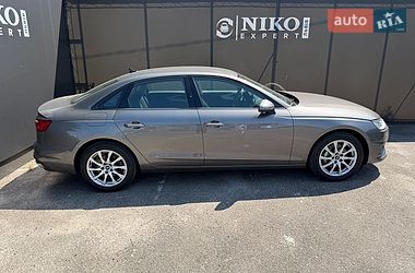 Седан Audi A4 2021 в Львові