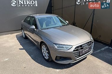 Седан Audi A4 2021 в Львові