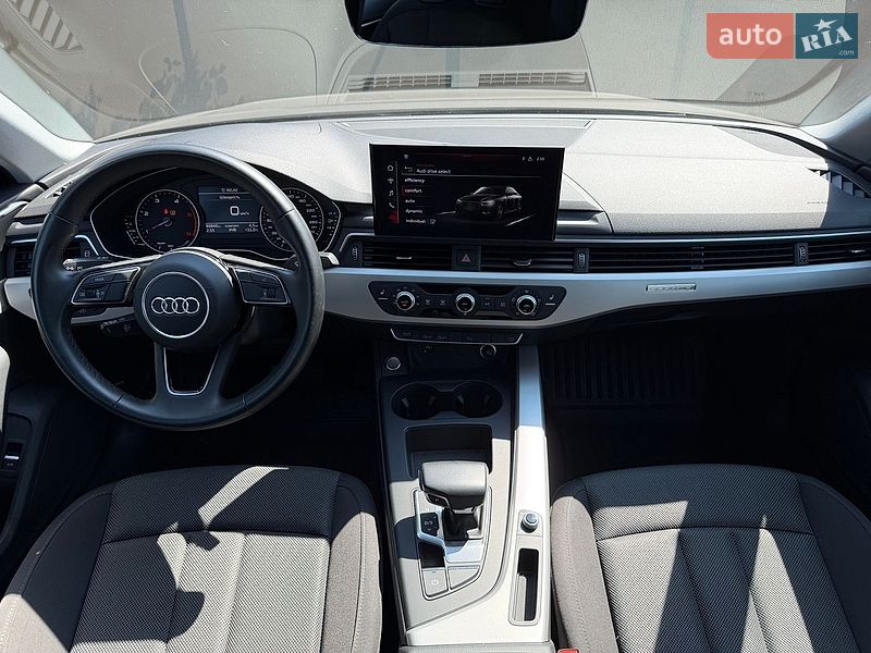 Седан Audi A4 2021 в Львові
