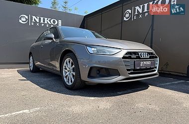 Седан Audi A4 2021 в Львові