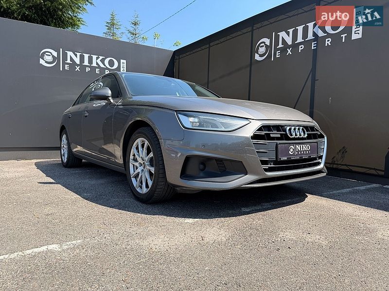 Седан Audi A4 2021 в Львові