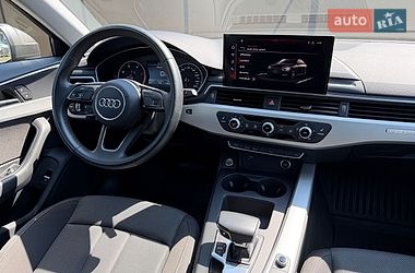 Седан Audi A4 2021 в Львові