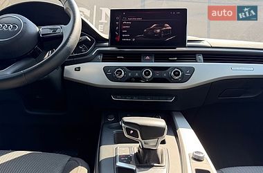 Седан Audi A4 2021 в Львові