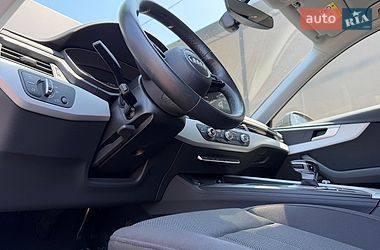 Седан Audi A4 2021 в Львові