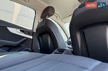 Седан Audi A4 2021 в Львові