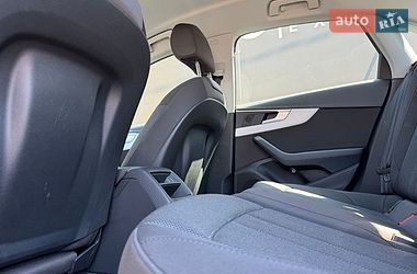 Седан Audi A4 2021 в Львові