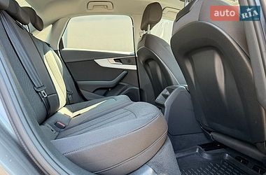 Седан Audi A4 2021 в Львові