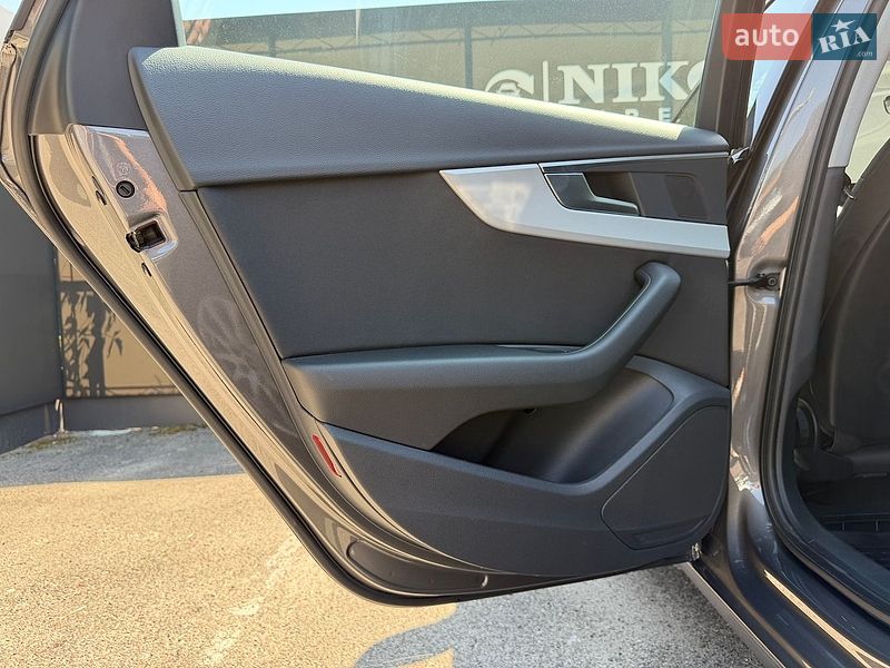 Седан Audi A4 2021 в Львові