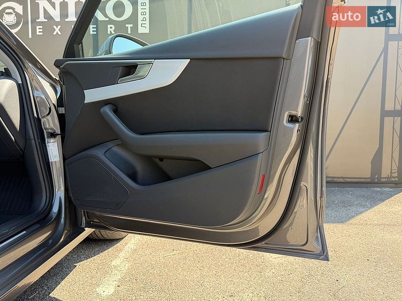 Седан Audi A4 2021 в Львові