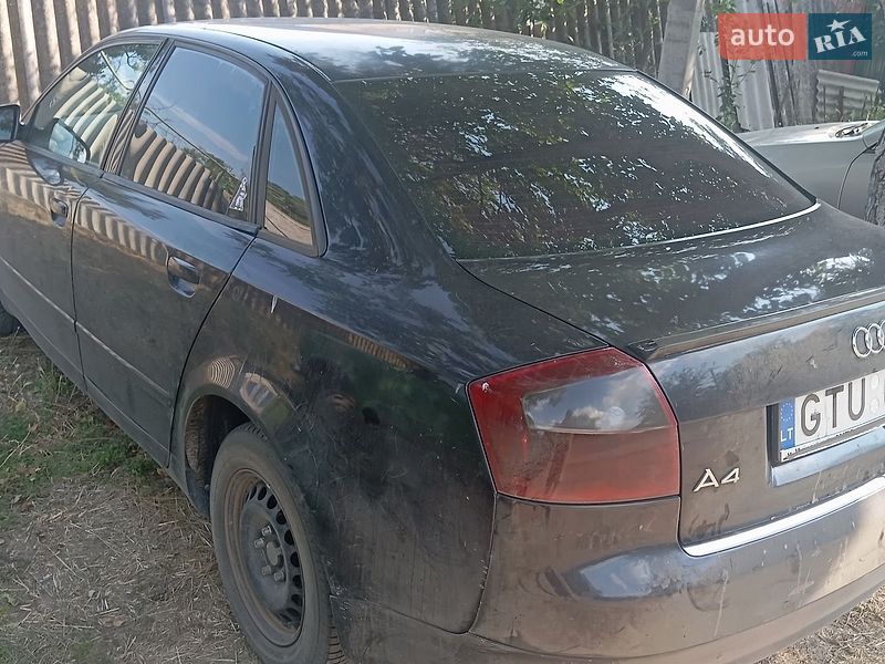 Седан Audi A4 2002 в Южном