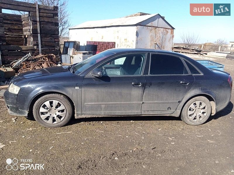 Седан Audi A4 2002 в Южном