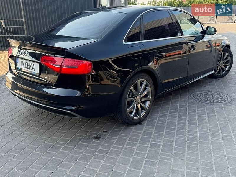 Седан Audi A4 2014 в Вознесенську