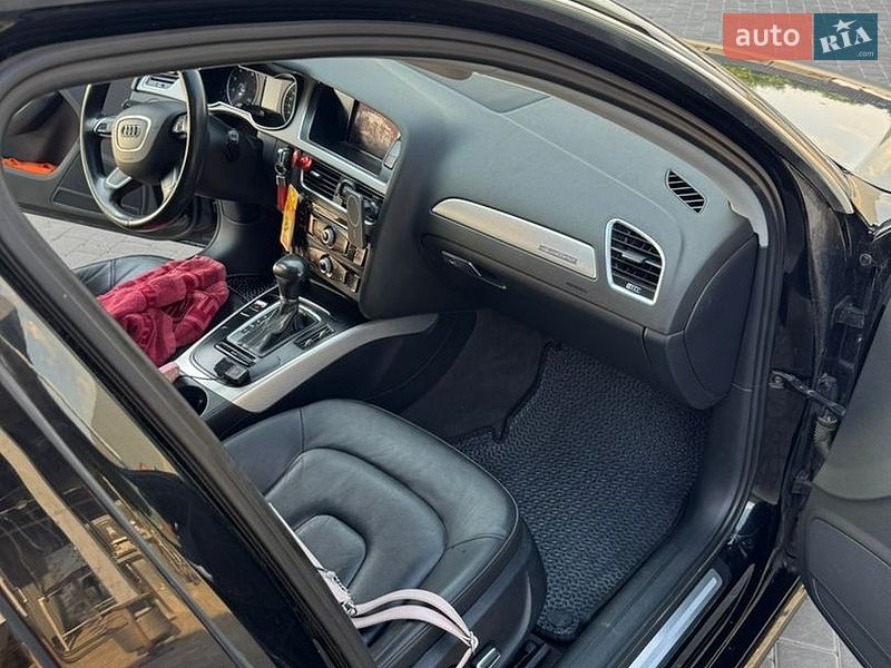 Седан Audi A4 2014 в Вознесенську