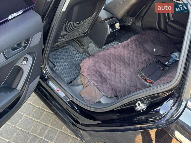 Седан Audi A4 2014 в Вознесенську