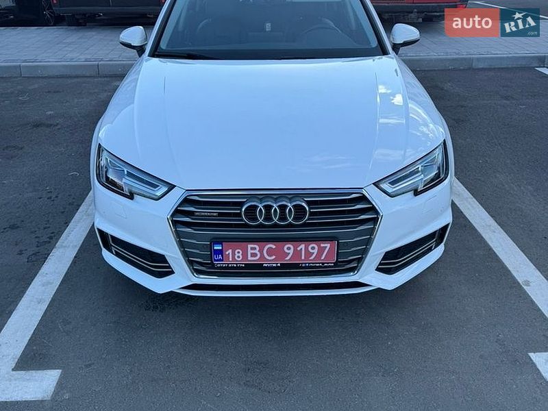 Седан Audi A4 2017 в Ровно