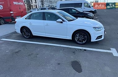 Седан Audi A4 2017 в Ровно