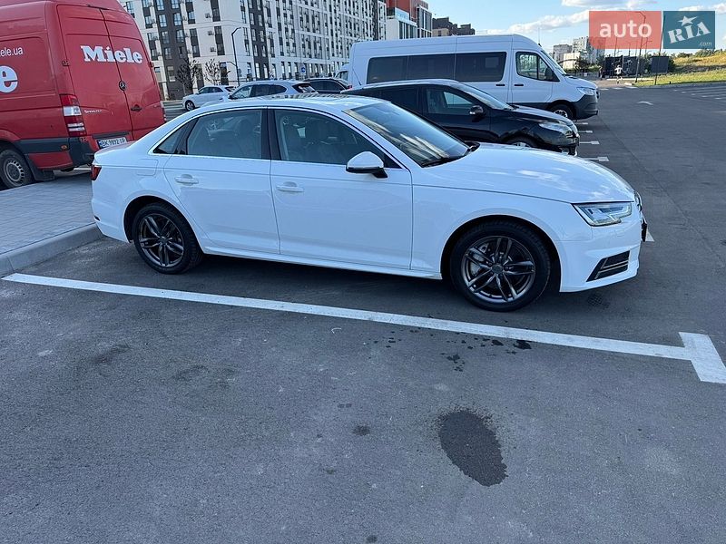 Седан Audi A4 2017 в Ровно