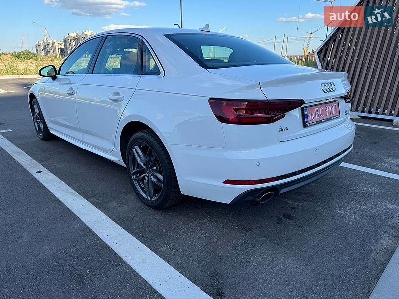 Седан Audi A4 2017 в Ровно