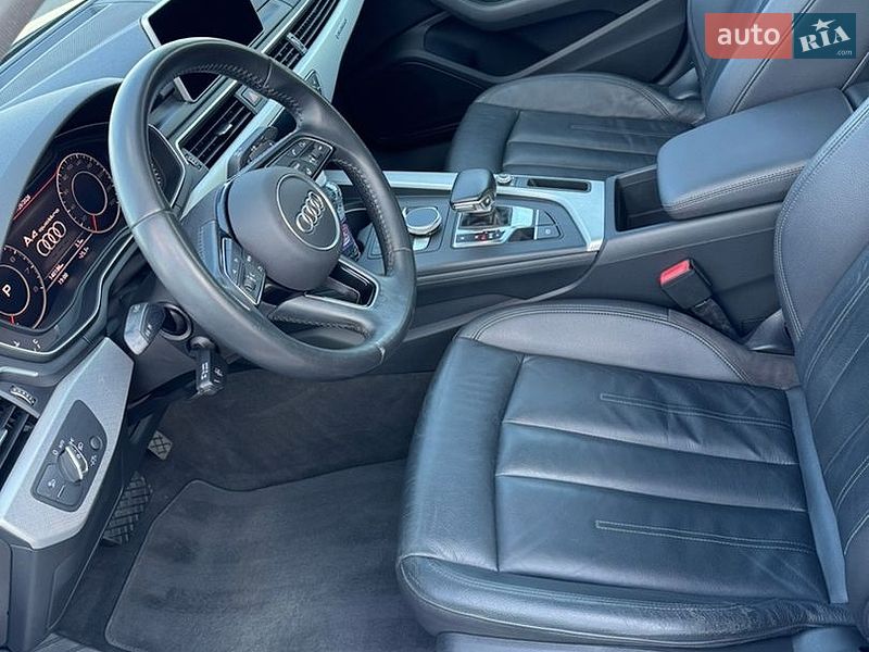 Седан Audi A4 2017 в Ровно