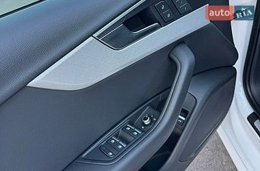 Седан Audi A4 2017 в Ровно