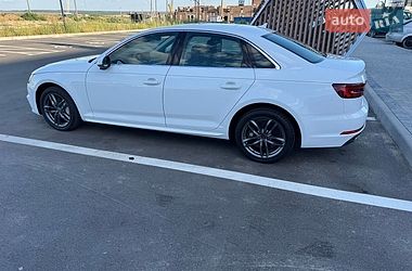 Седан Audi A4 2017 в Ровно