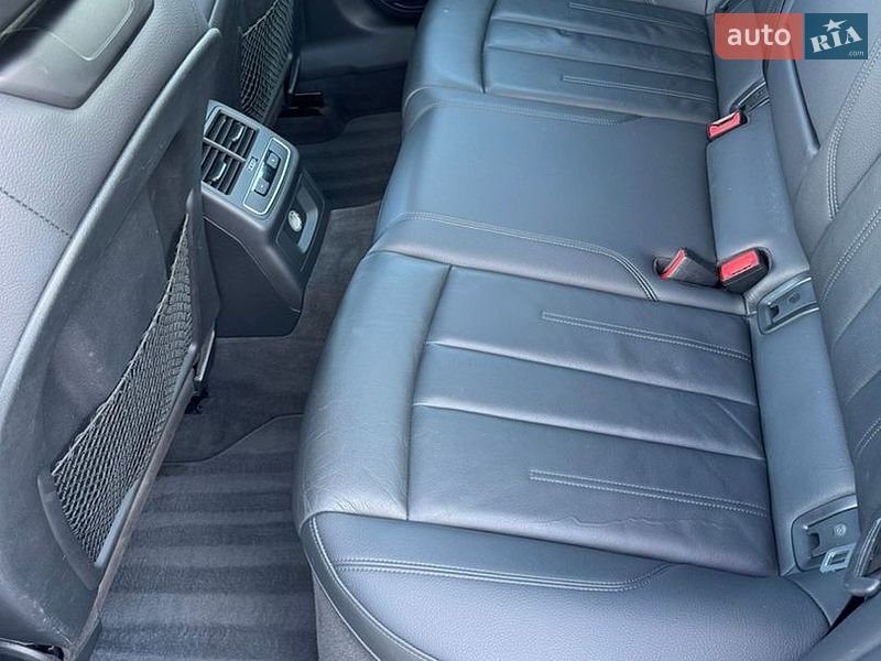 Седан Audi A4 2017 в Ровно