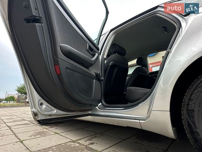 Седан Audi A4 2006 в Луцке