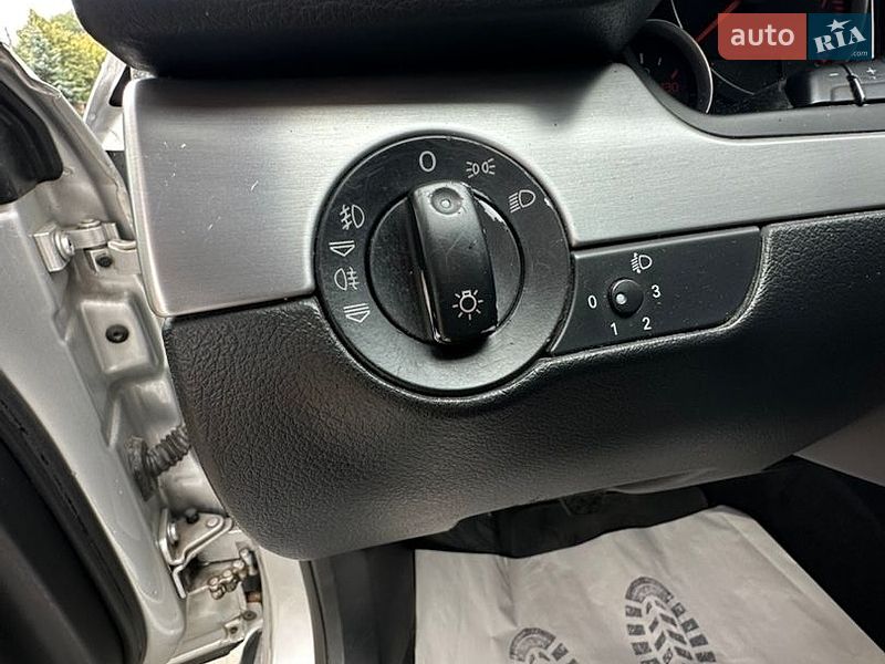 Седан Audi A4 2006 в Луцке