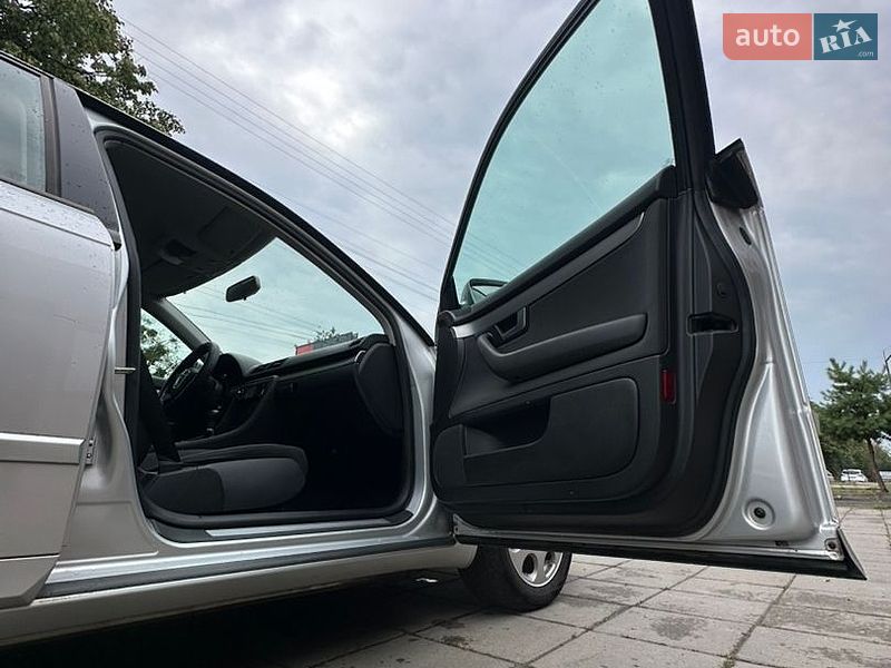Седан Audi A4 2006 в Луцке