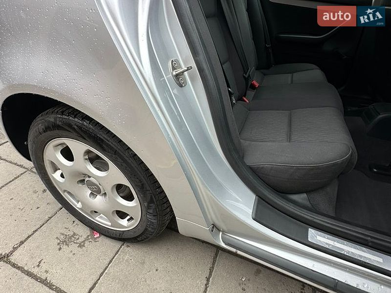 Седан Audi A4 2006 в Луцке