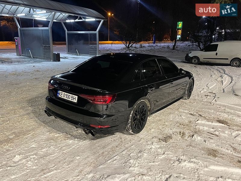 Седан Audi A4 2017 в Дніпрі