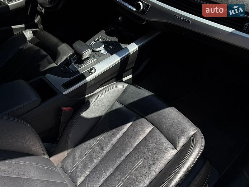 Седан Audi A4 2016 в Полтаві