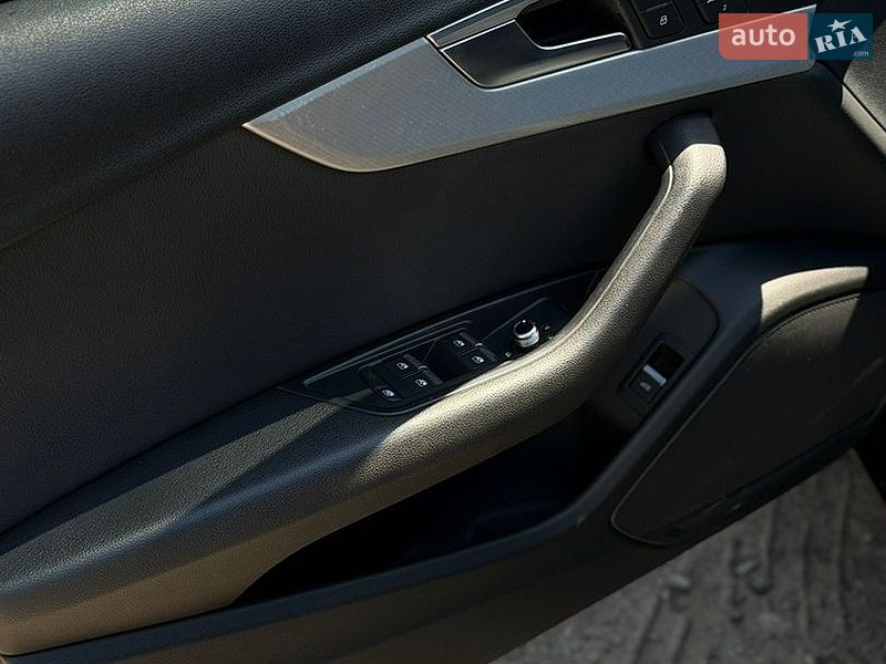 Седан Audi A4 2016 в Полтаві