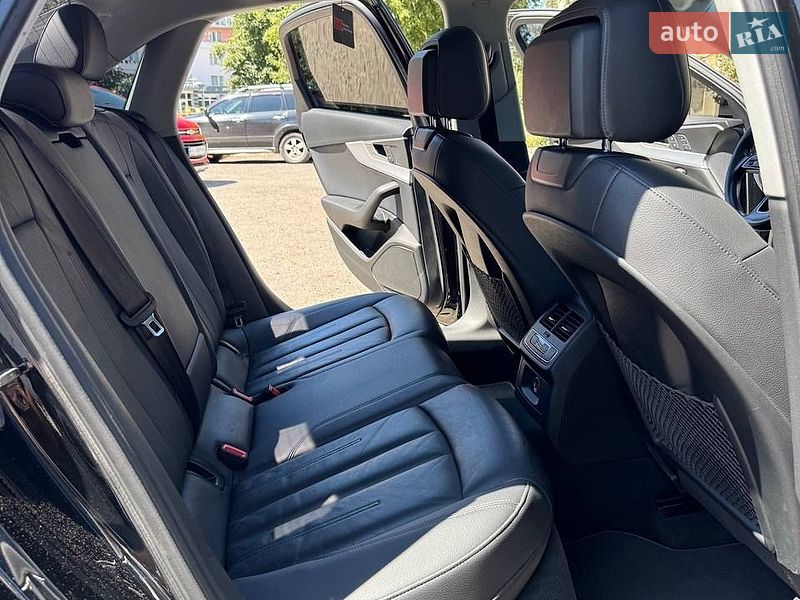 Седан Audi A4 2016 в Полтаві