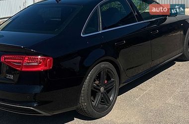 Седан Audi A4 2015 в Богуславе
