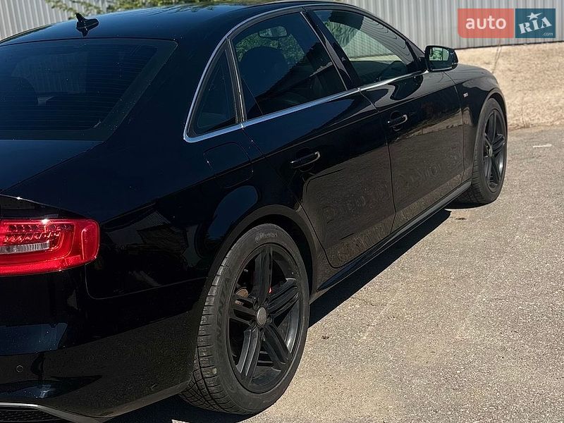 Седан Audi A4 2015 в Богуславе