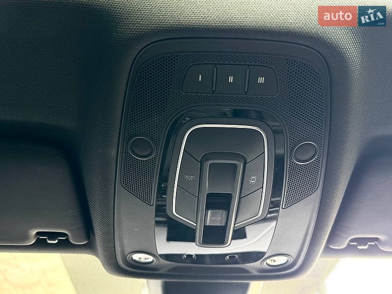 Седан Audi A4 2018 в Києві
