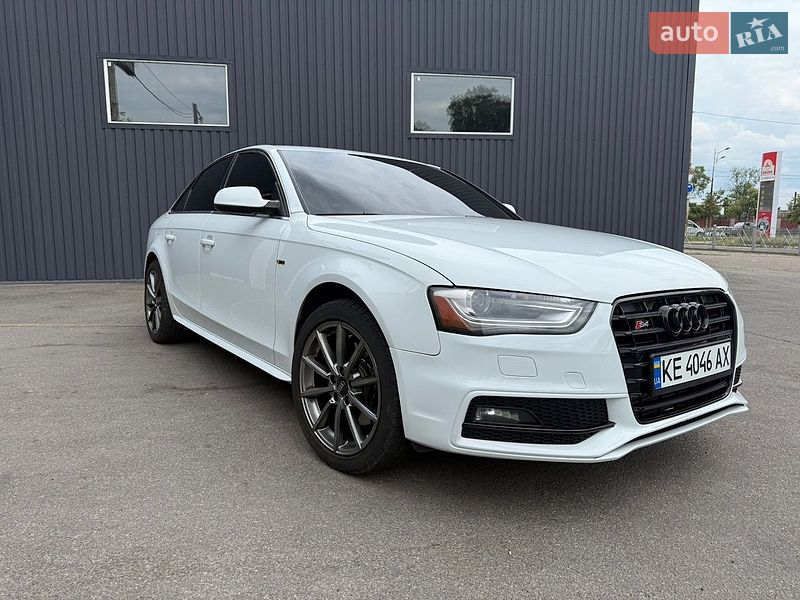 Седан Audi A4 2014 в Дніпрі