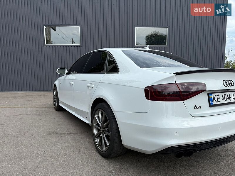 Седан Audi A4 2014 в Дніпрі