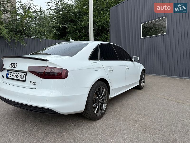 Седан Audi A4 2014 в Дніпрі