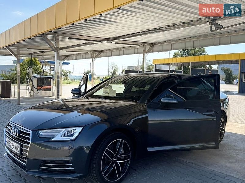 Седан Audi A4 2016 в Сараті