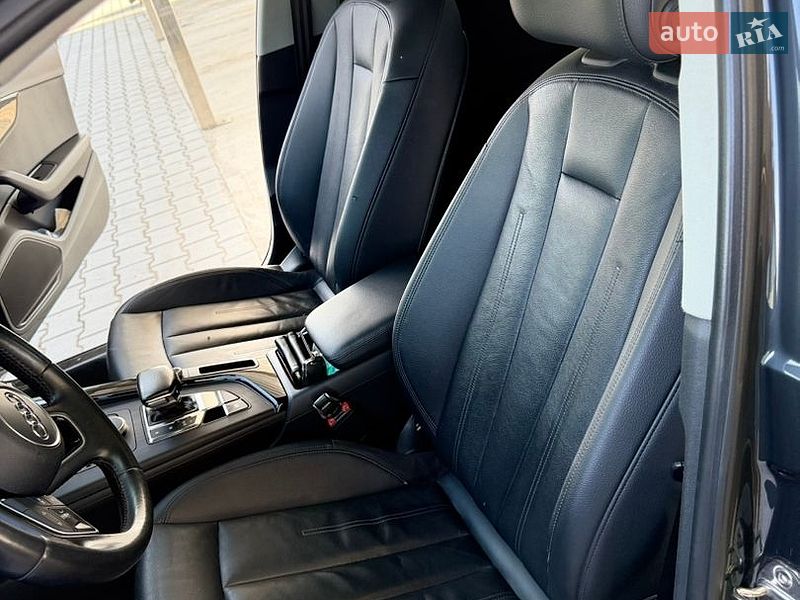 Седан Audi A4 2016 в Сараті