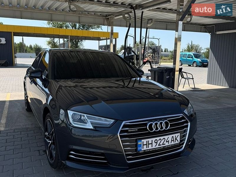 Седан Audi A4 2016 в Сараті