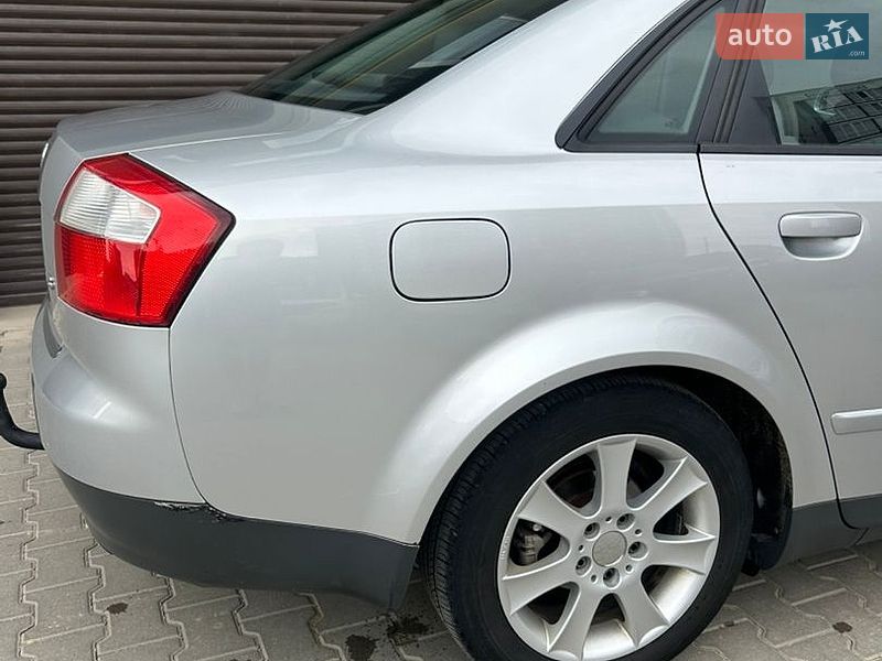 Седан Audi A4 2002 в Чернівцях