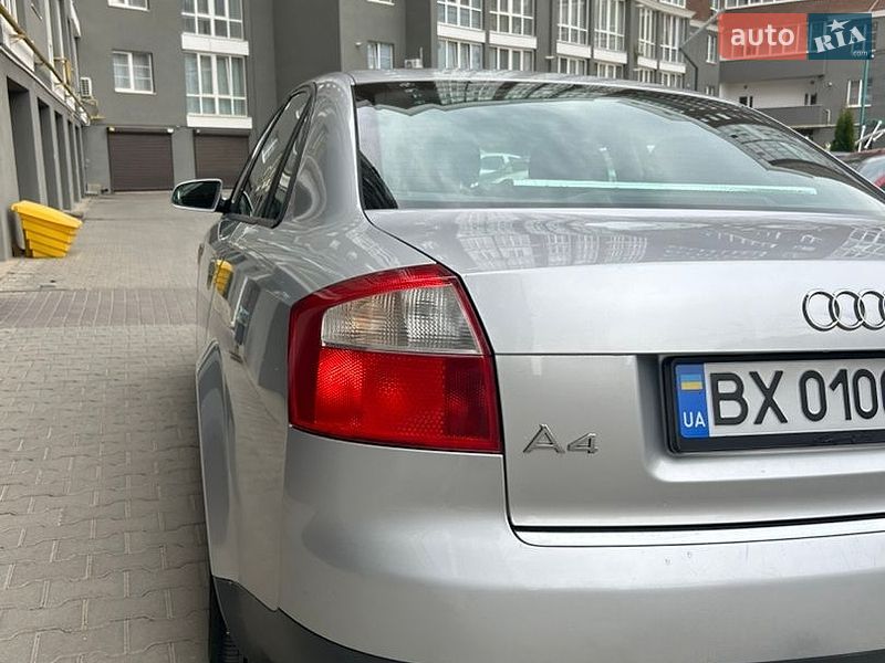 Седан Audi A4 2002 в Чернівцях