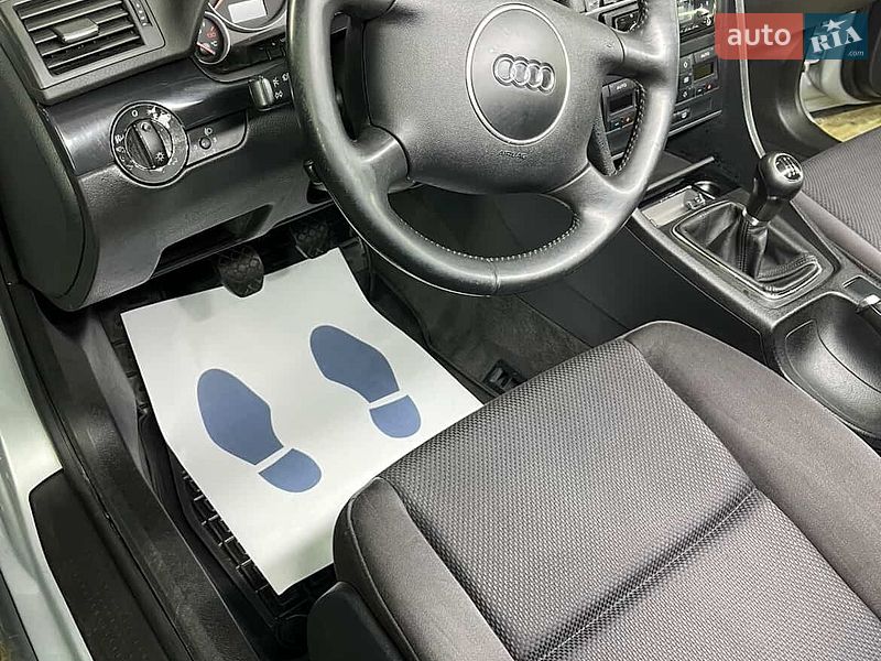 Седан Audi A4 2002 в Чернівцях