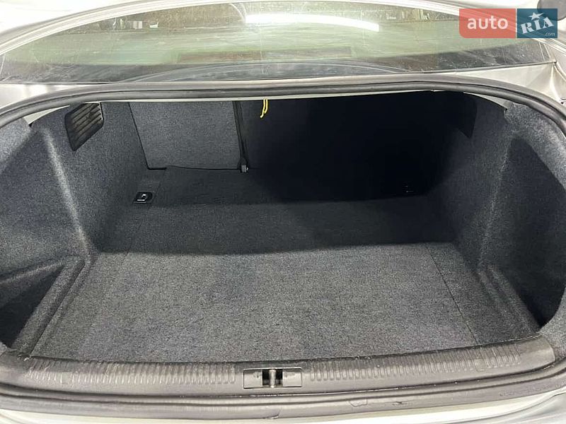 Седан Audi A4 2002 в Чернівцях