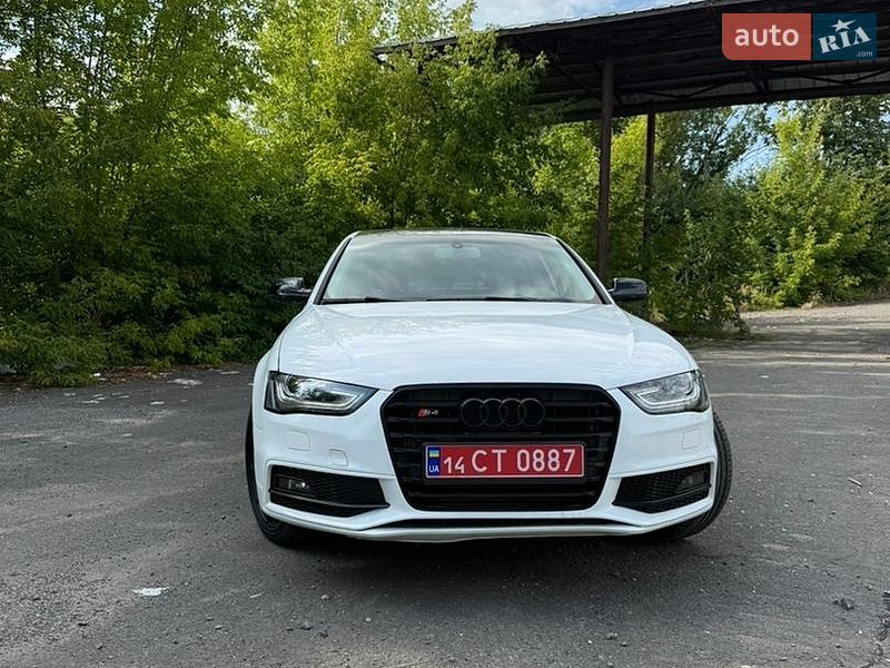 Седан Audi A4 2016 в Хмельницькому