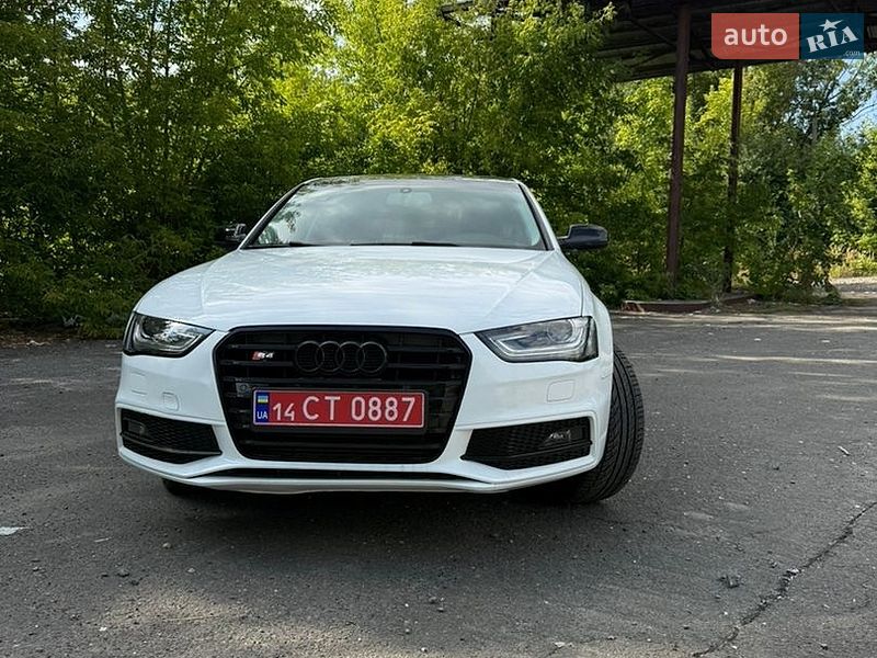 Седан Audi A4 2016 в Хмельницькому
