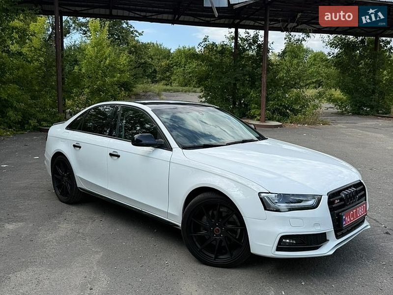 Седан Audi A4 2016 в Хмельницькому